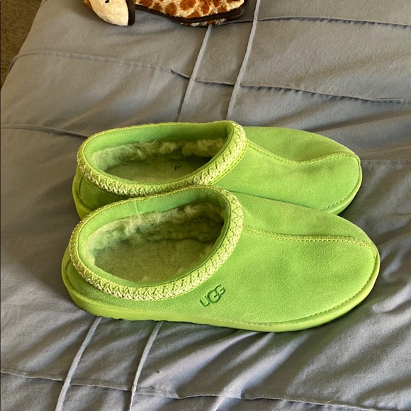 UGG Women's Green Slippers - Picture 2 of 2